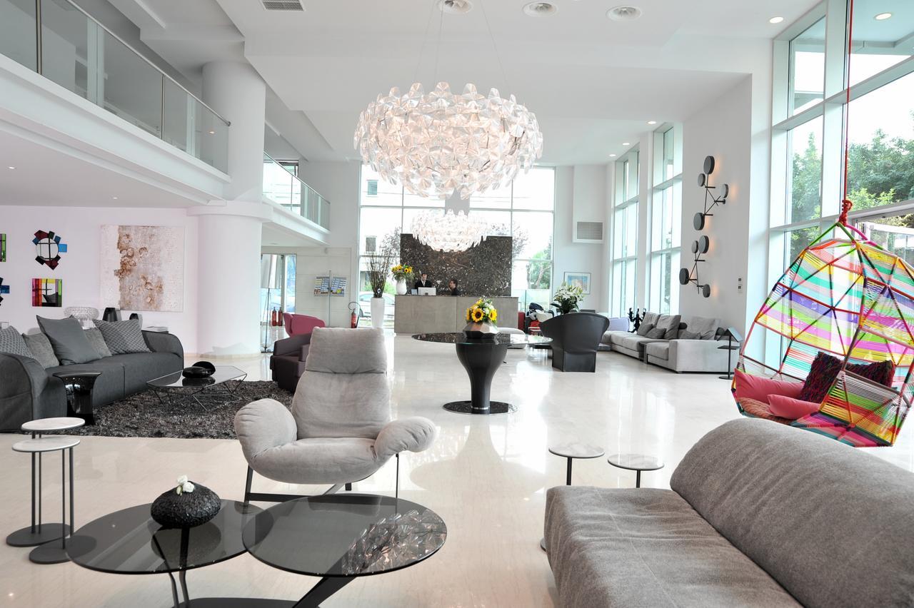 Athenaeum Palace & Luxury Suites Exterior photo